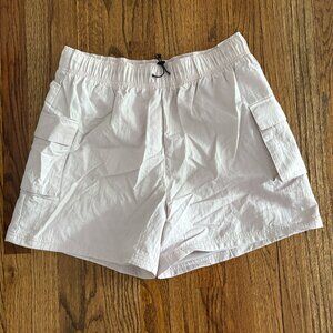 Nike Women's DM6247 Loose Fit High Rise Windbreaker Cargo Shorts Large